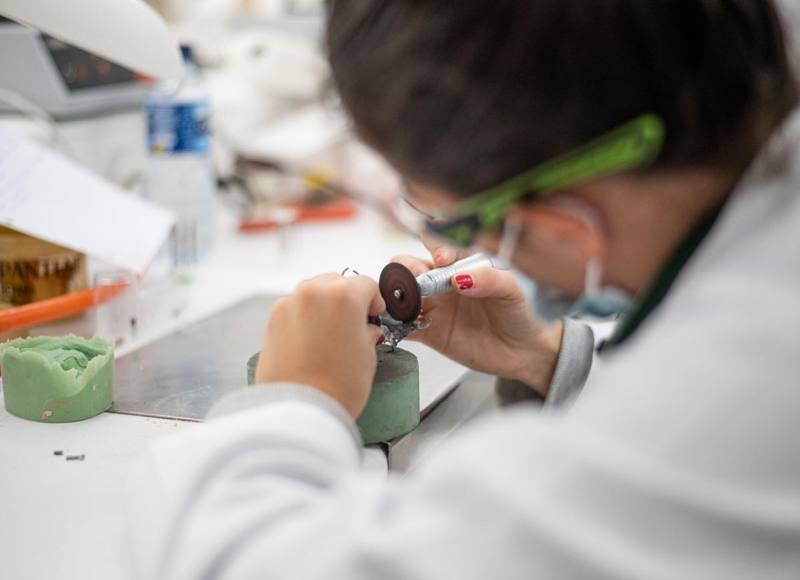 Técnico Superior en Prótesis Dentales