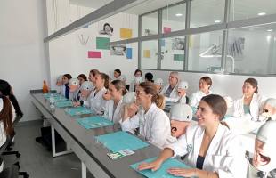 Curso asistencia al dentista en Prótesis sobre Implantes.